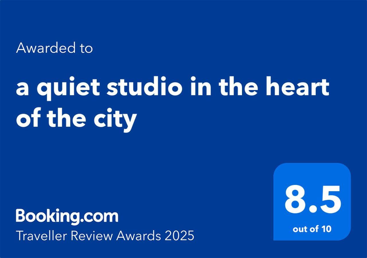 A Quiet Studio In The Heart Of The City Budapest Luaran gambar